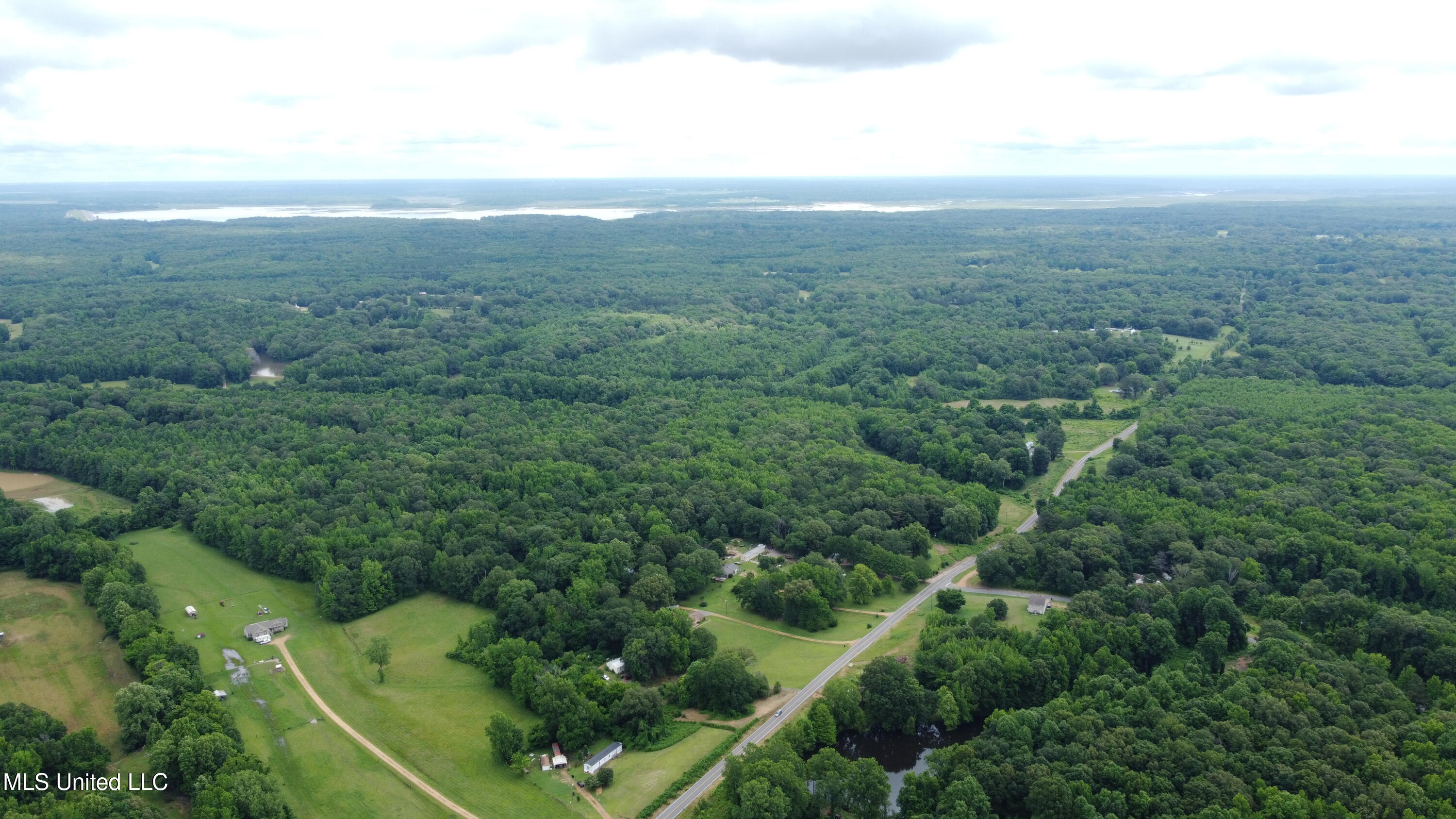 2065 Prichard Road Coldwater, MS 38618 - Photo 5 of 18 Arkabutla Lake in view