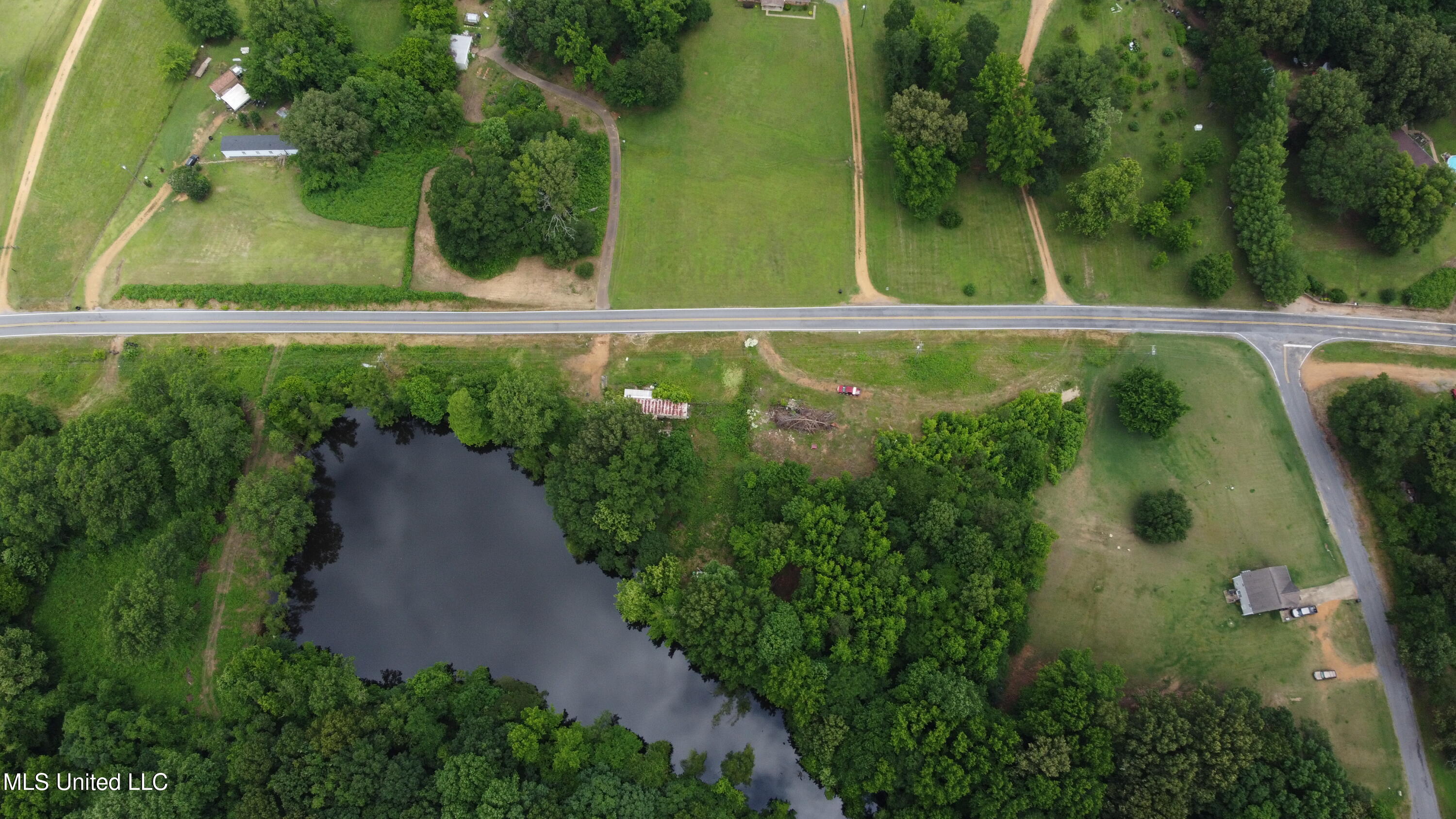 2065 Prichard Road Coldwater, MS 38618 - Photo 6 of 18 DJI_0035