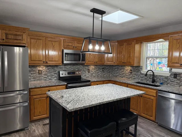 $385,000 | 425 Brandy Hills Drive, South Pittsburg, TN 37380