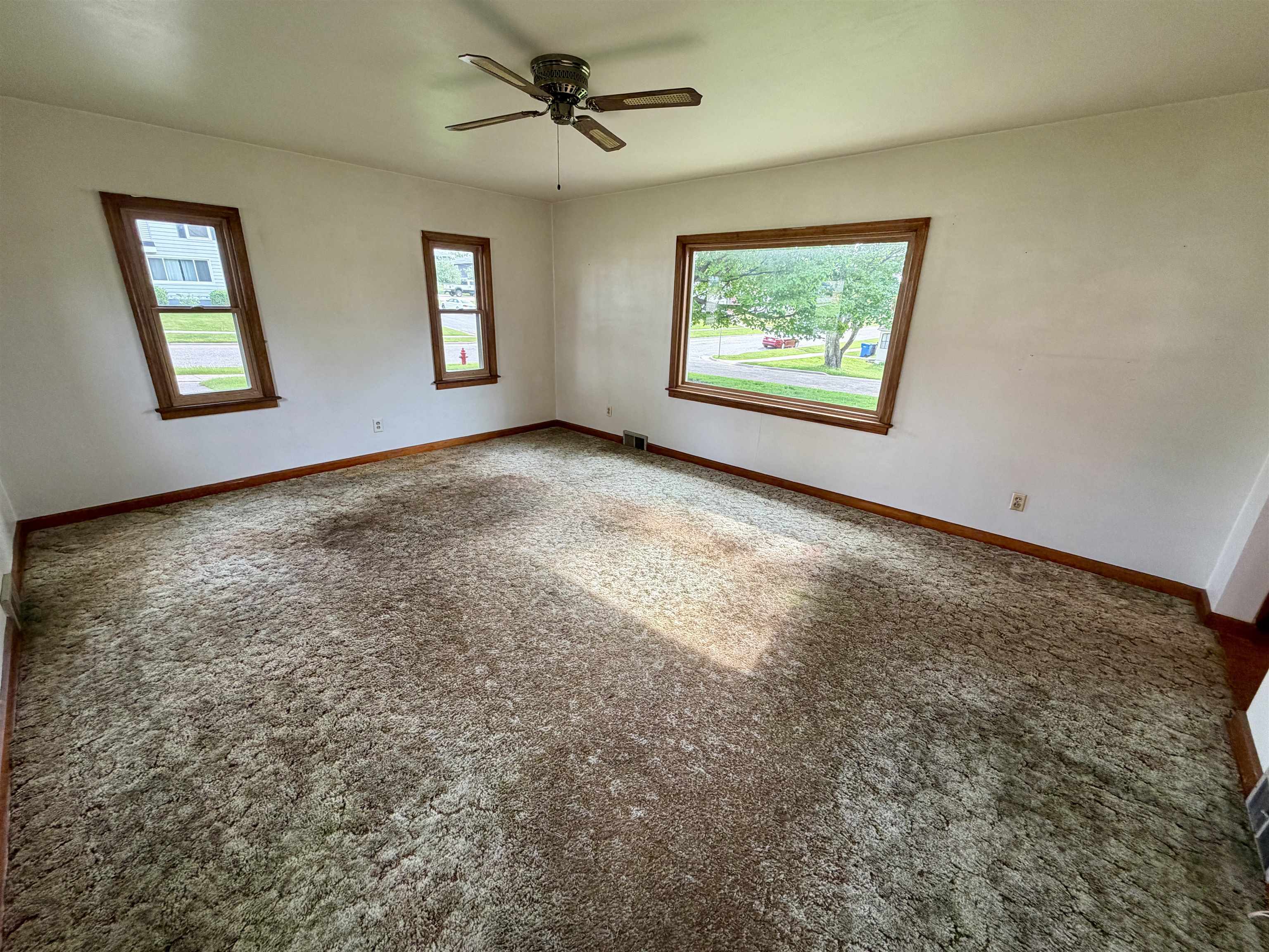 820 9th Avenue Monroe, WI 53566 - Photo 9 of 33