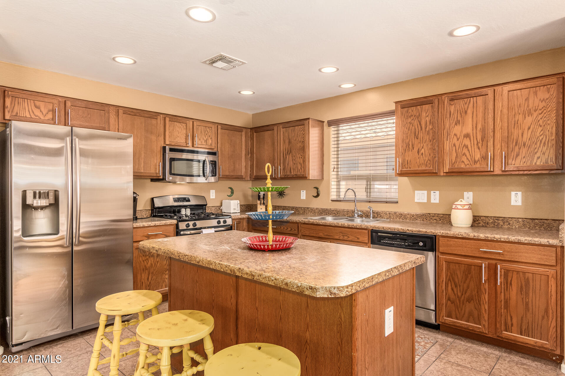 40352 West Novak Lane Maricopa, AZ 85138 - Photo 6 of 25 9