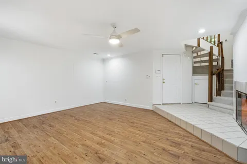 $775,000 | 3911 Green Look Court, Fairfax, VA 22033