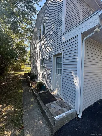 $3,800 | 2 Partington Place, New Paltz, NY 12561