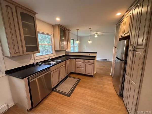 $3,800 | 2 Partington Place, New Paltz, NY 12561