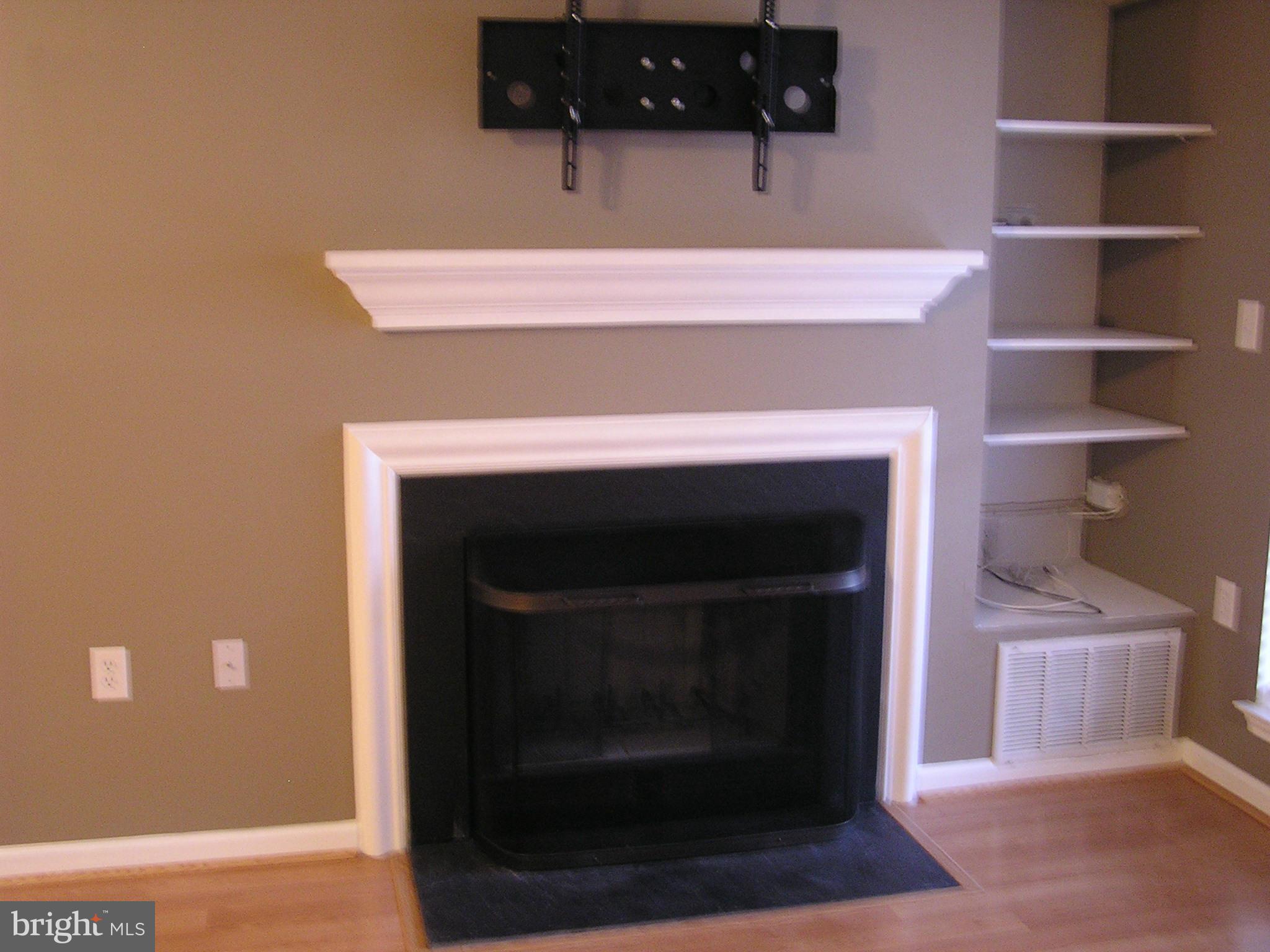 20991 Timber Ridge Terrace, Unit 203 Ashburn, VA 20147 - Photo 4 of 12 Living Room