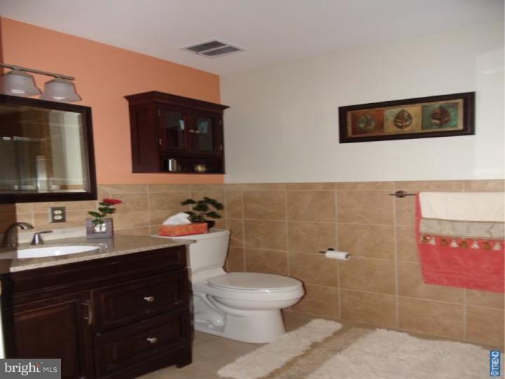 27 Old Farm Road Sicklerville, NJ 08081 - Photo 16 of 25 In-law Suite
