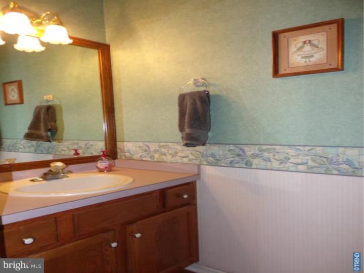27 Old Farm Road Sicklerville, NJ 08081 - Photo 18 of 25 Half Bath