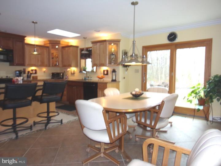 27 Old Farm Road Sicklerville, NJ 08081 - Photo 10 of 25 Kitchen