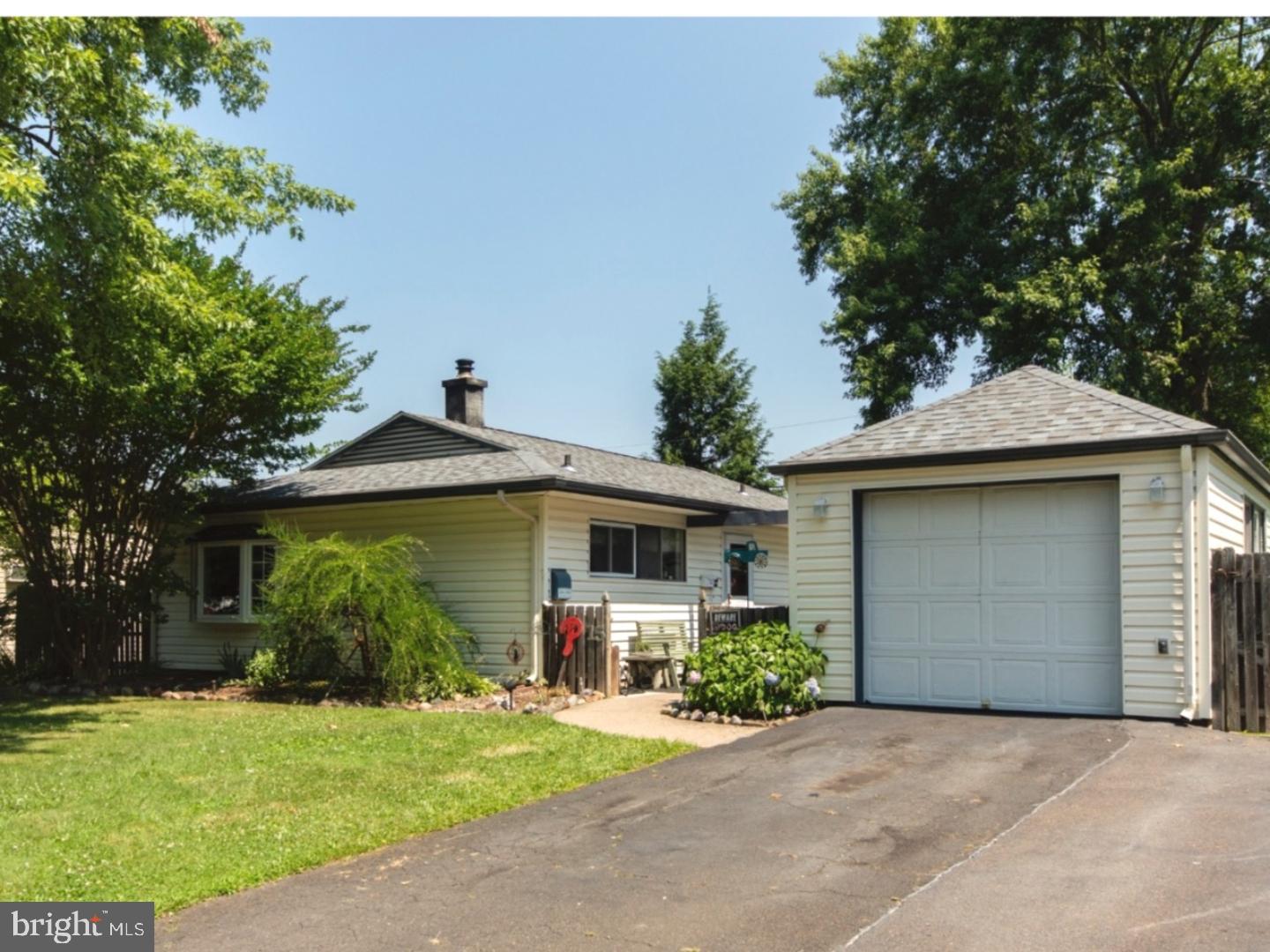 15 Inkberry Road Levittown, PA 19057 - Photo 2 of 13 Exterior Front
