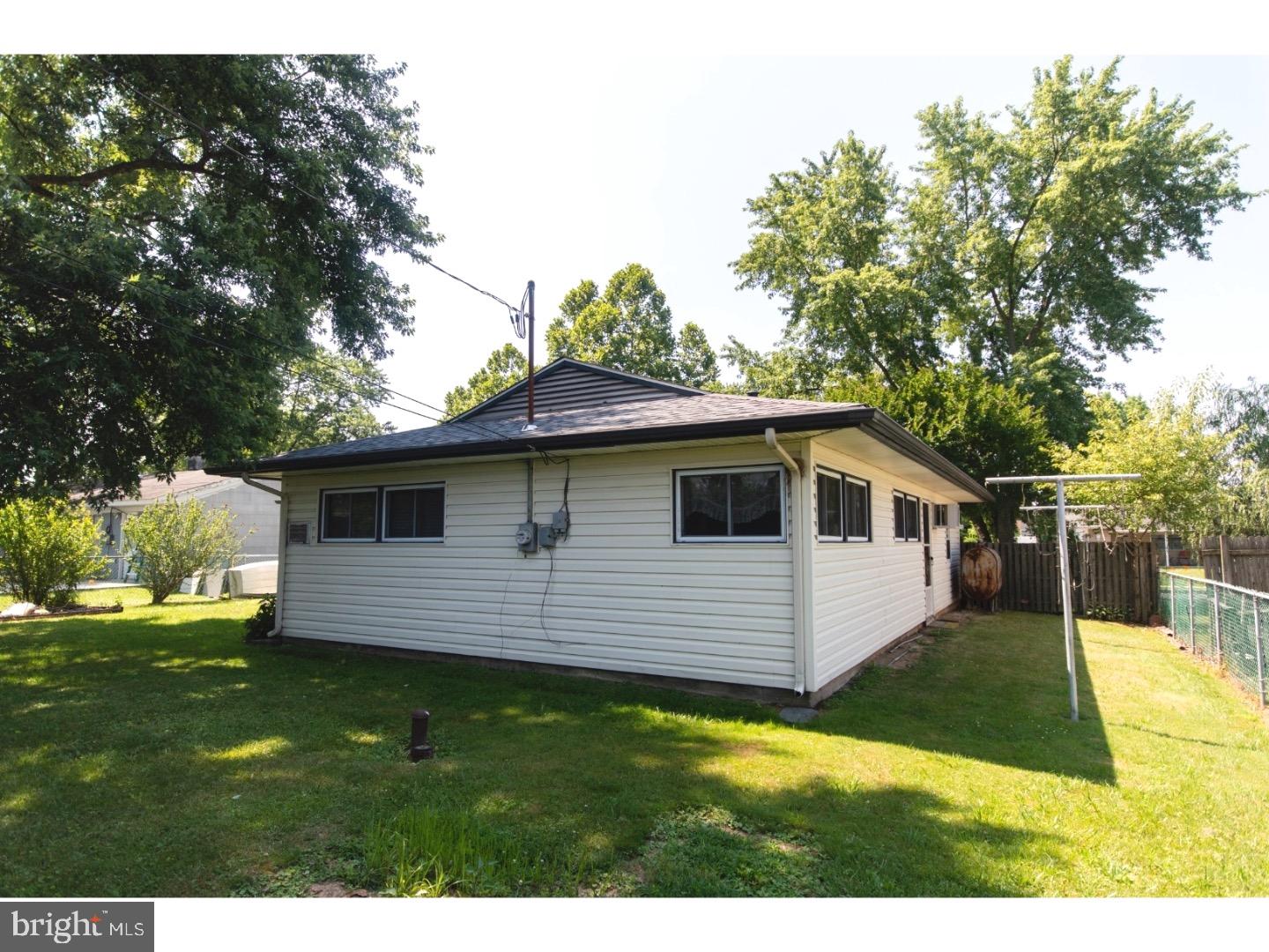 15 Inkberry Road Levittown, PA 19057 - Photo 12 of 13 Exterior Back