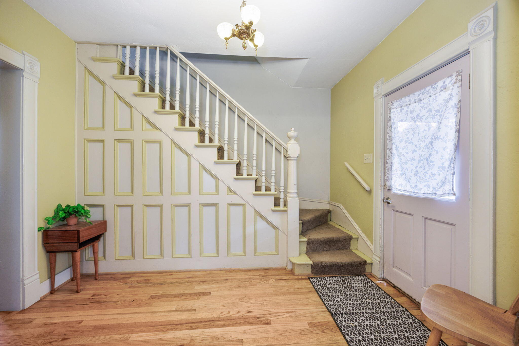 75 Wimer Street Ashland, OR 97520 - Photo 19 of 44 a view of entryway and hall with wooden floor