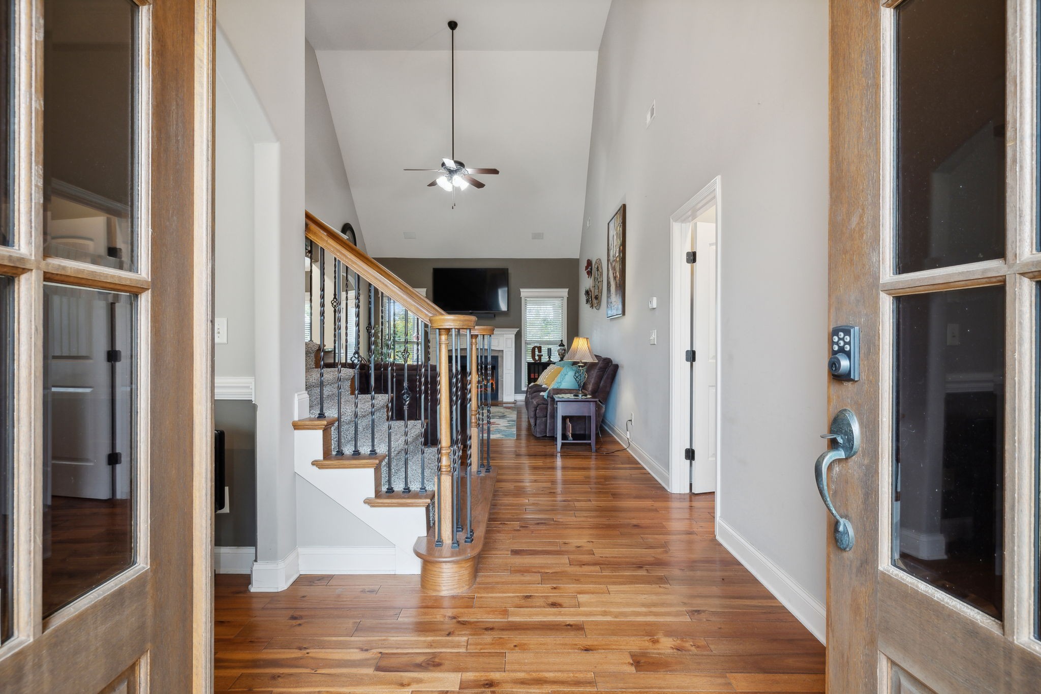 1049 Willow Circle Clarksville, TN 37043 - Photo 4 of 44