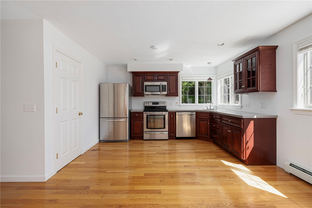 9 Spring Street Jamestown, RI 02835 - Photo 18 of 47