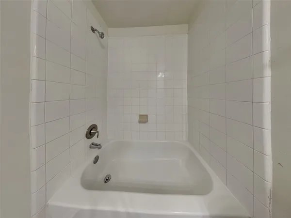 $2,015 | 2543 Fox River Lane, Spring, TX 77386