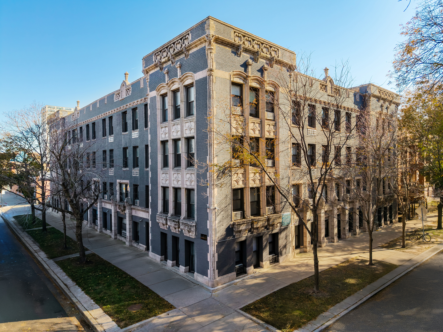 4875 North Magnolia Avenue, Unit 112 Chicago, IL 60640 - Photo 1 of 12 a view of a building with a street