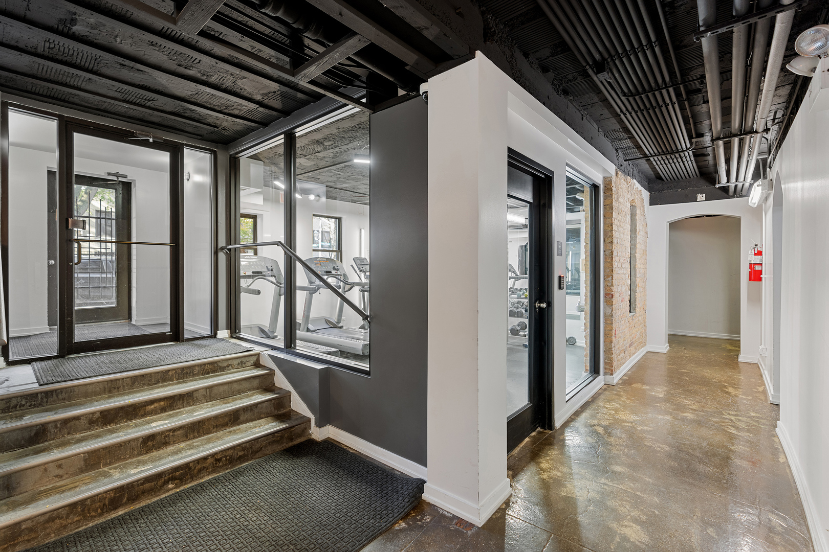 4875 North Magnolia Avenue, Unit 112 Chicago, IL 60640 - Photo 9 of 12 a view of outdoor space