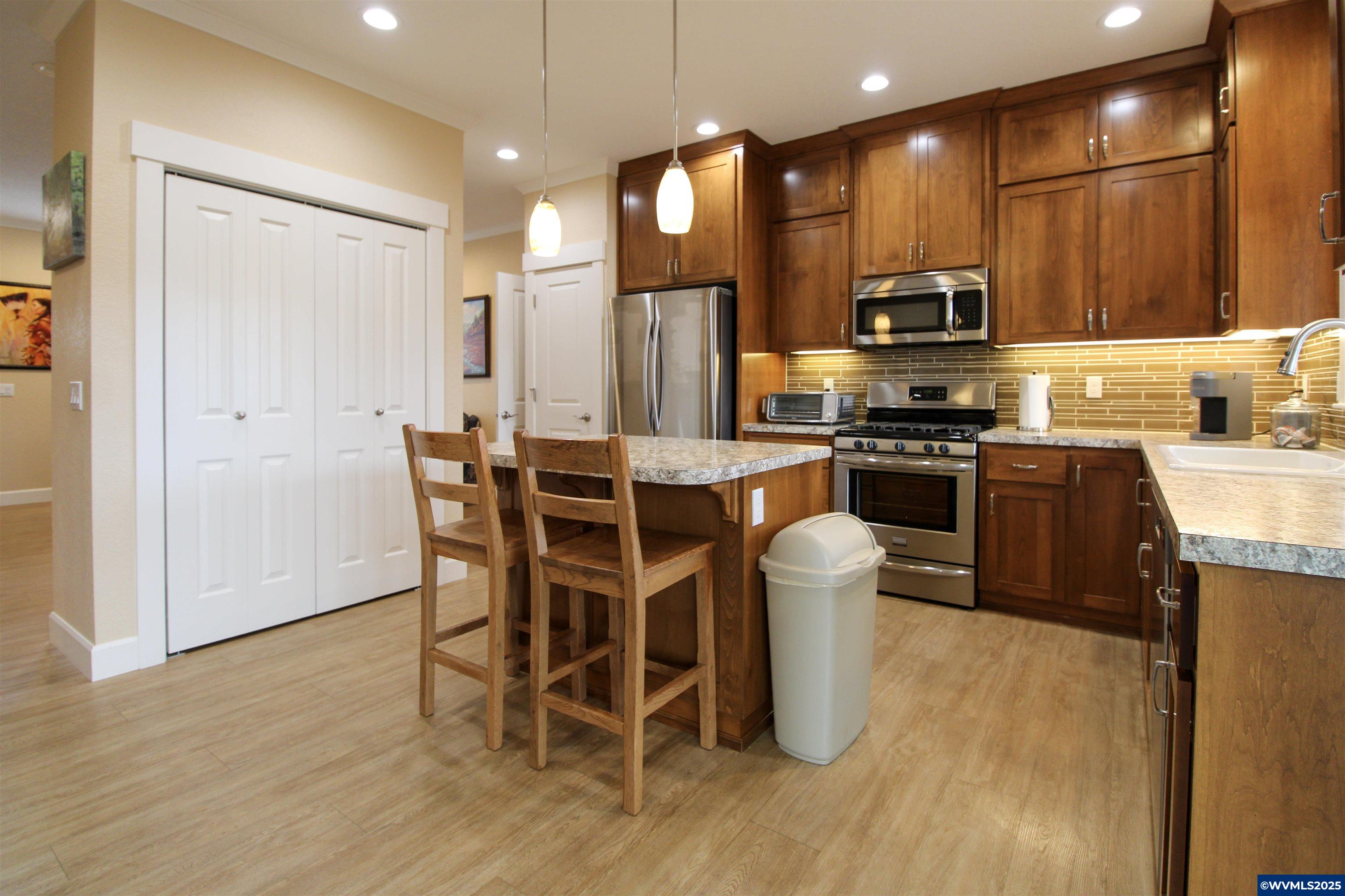1533 Rafael Court North Keizer, OR 97303 - Photo 9 of 44 Gallery Image 9