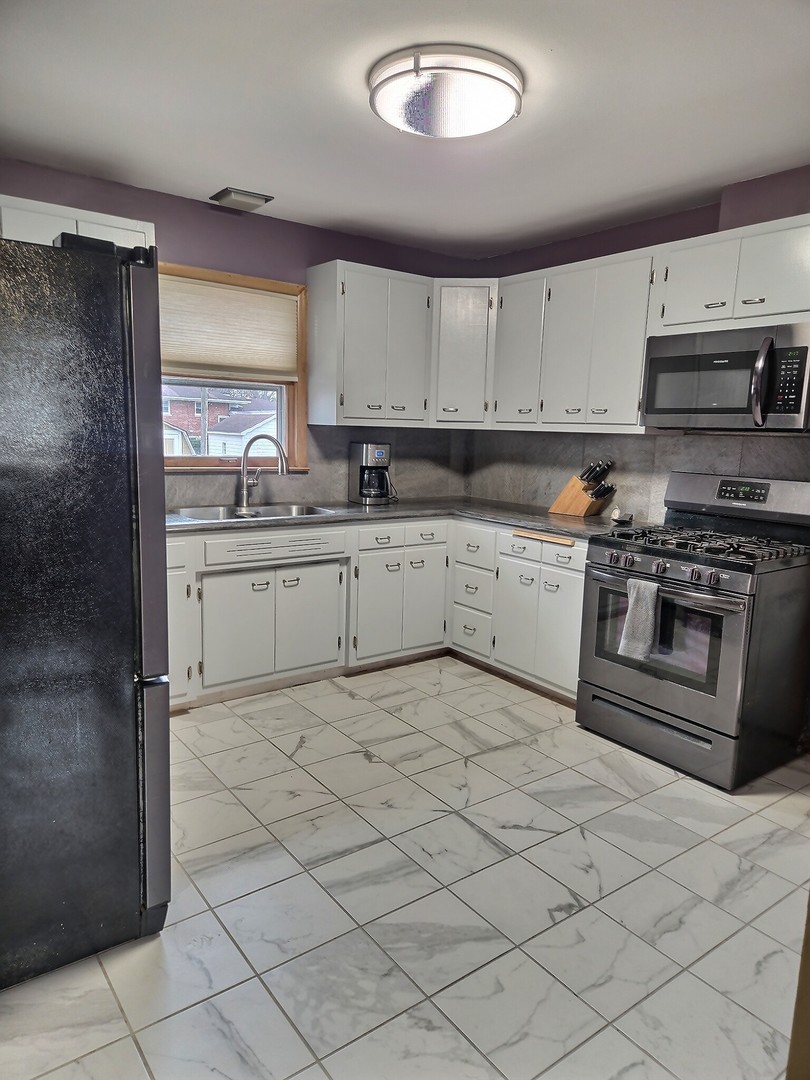 614 Country Lane Beecher, IL 60401 - Photo 6 of 12