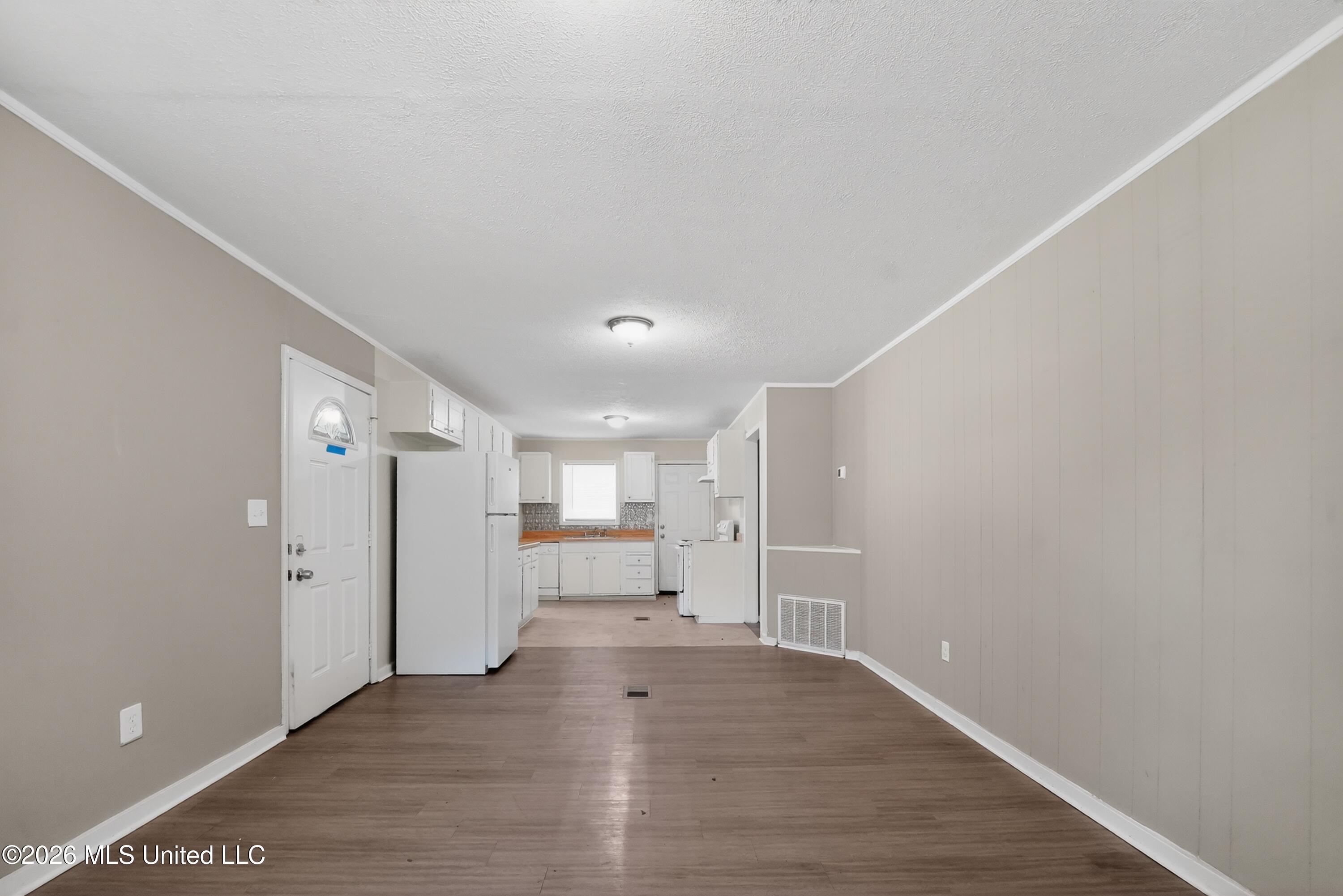 119 Martin Road Brandon, MS 39042 - Photo 12 of 25 13_119_Martin_Rd-Living_room-6684