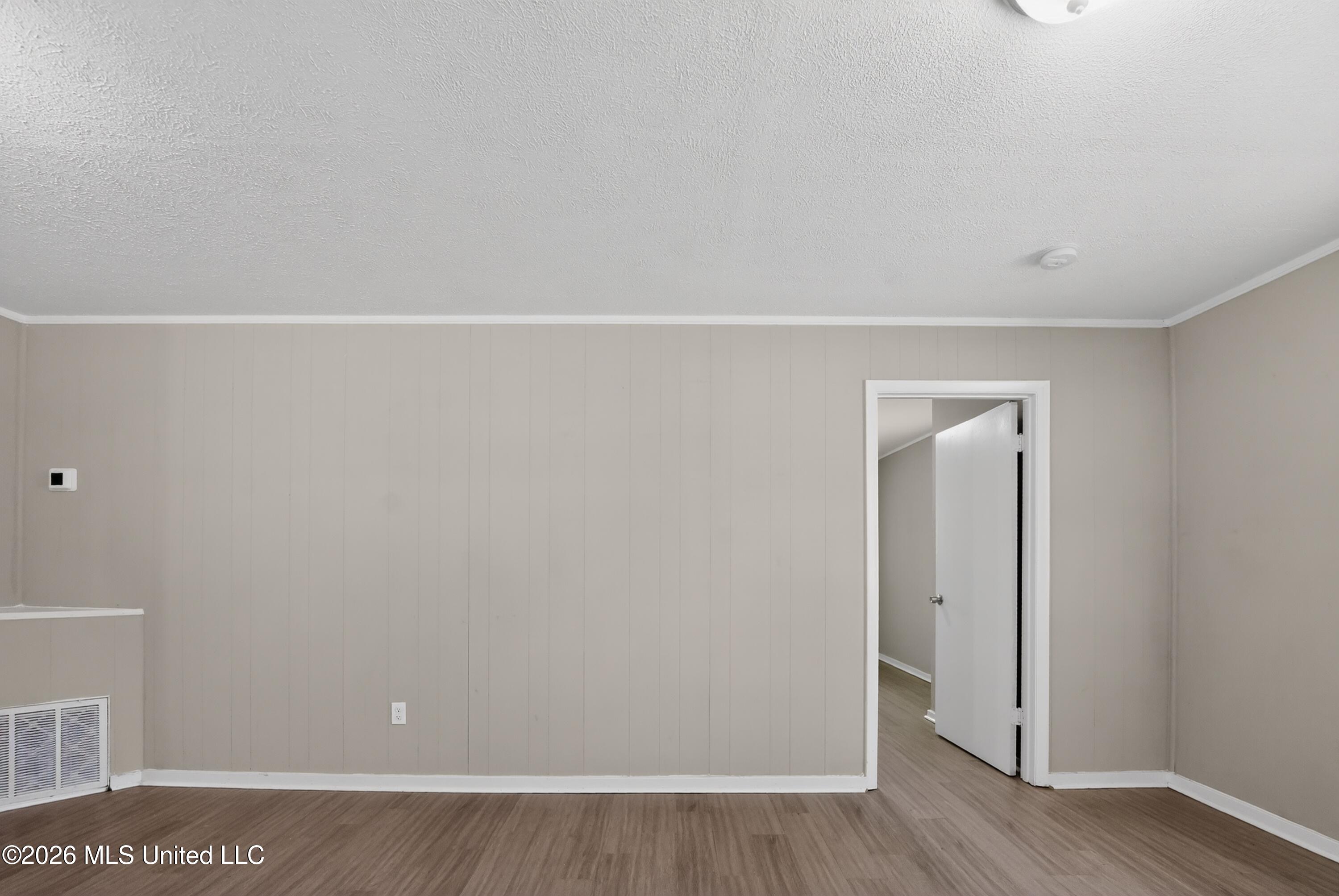 119 Martin Road Brandon, MS 39042 - Photo 13 of 25 14_119_Martin_Rd-Living_room-6683