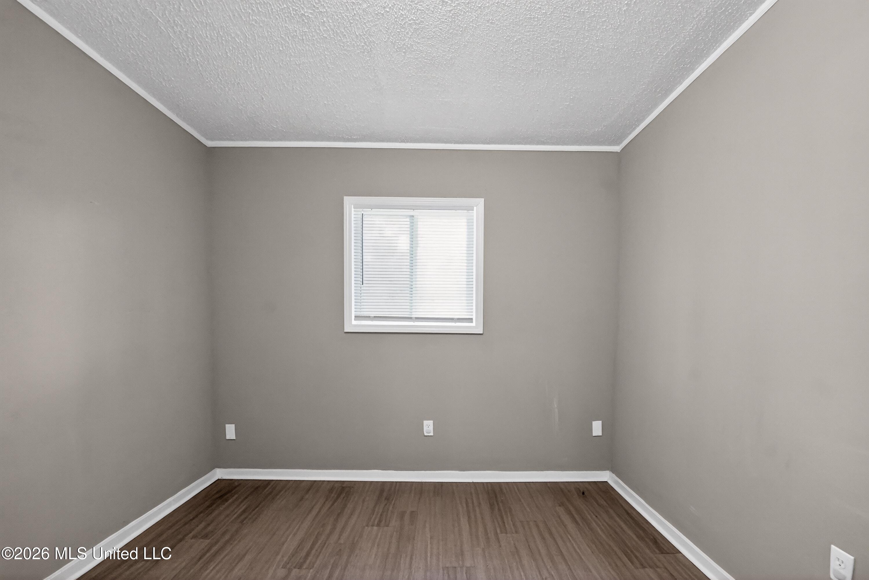 119 Martin Road Brandon, MS 39042 - Photo 16 of 25 17_119_Martin_Rd-Living_room-6696