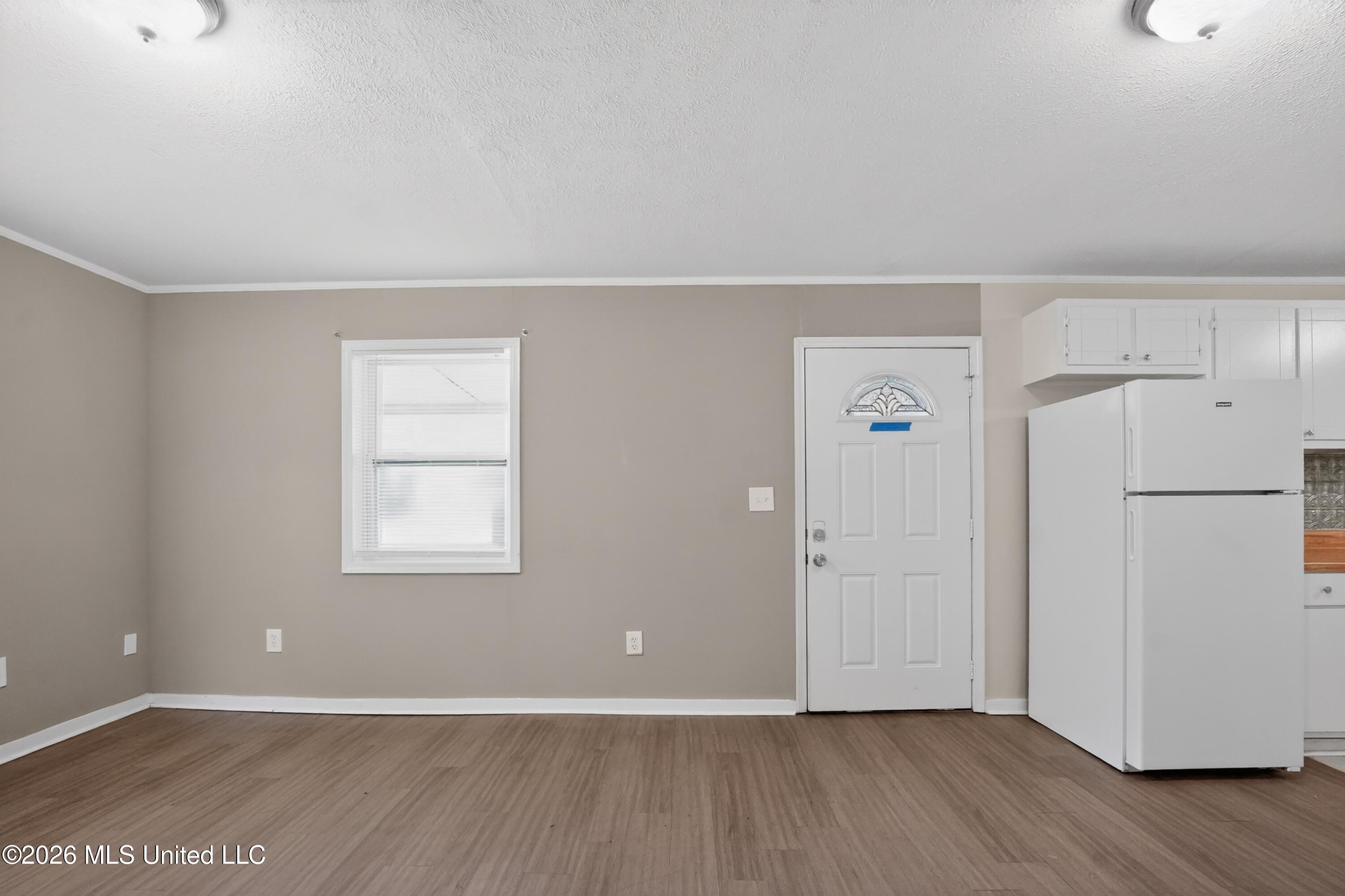 119 Martin Road Brandon, MS 39042 - Photo 5 of 25 06_119_Martin_Rd-Foyer-6685