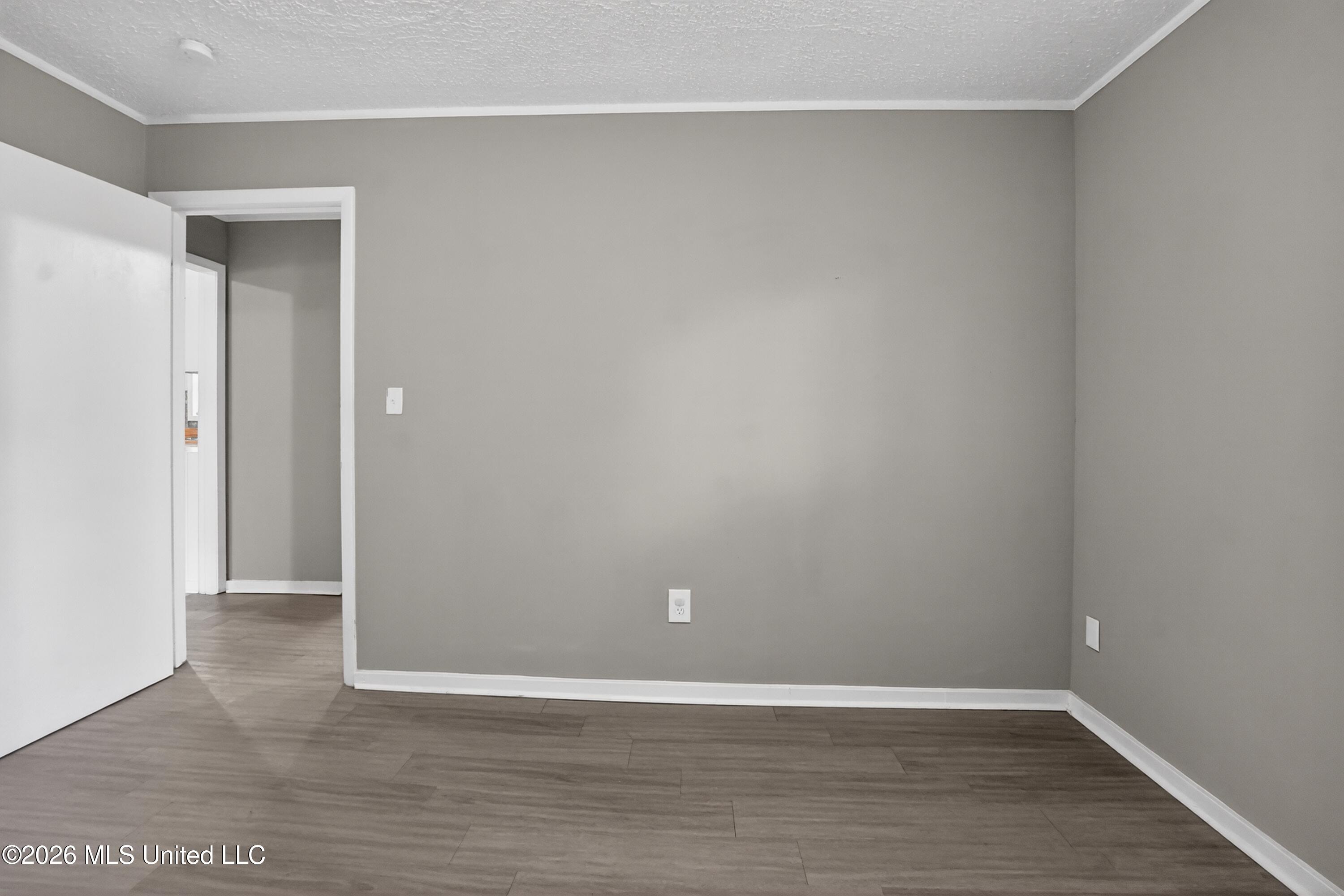 119 Martin Road Brandon, MS 39042 - Photo 9 of 25 10_119_Martin_Rd-Living_room-6697