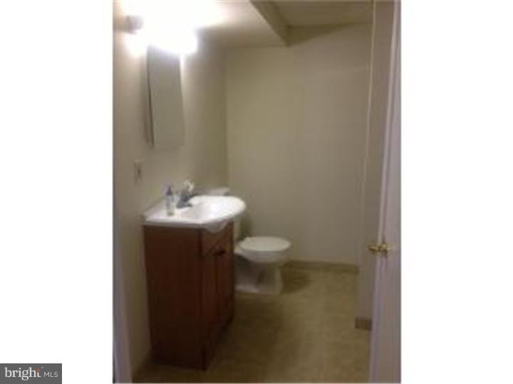 142 Somerset Road Huntingdon Valley, PA 19006 - Photo 14 of 24 Bathroom