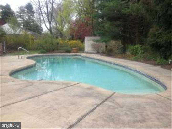142 Somerset Road Huntingdon Valley, PA 19006 - Photo 20 of 24 Pool
