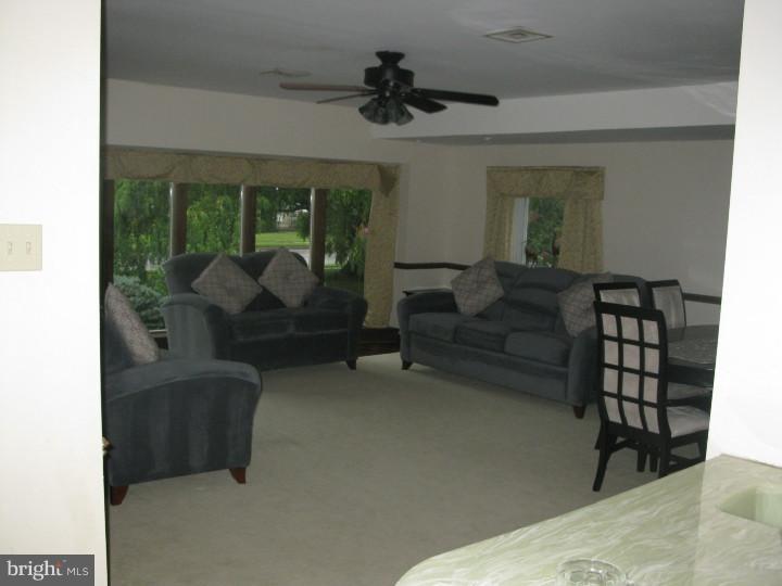 142 Somerset Road Huntingdon Valley, PA 19006 - Photo 3 of 24 Family Room