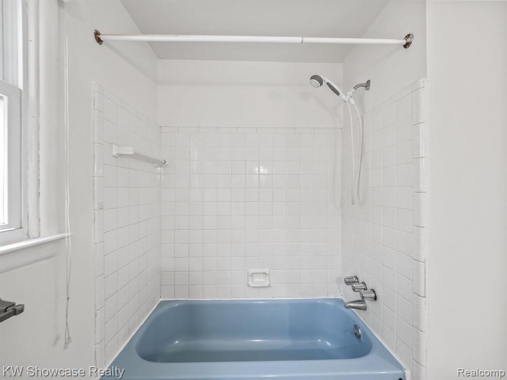 30728 West 14 Mile Road West Bloomfield, MI 48322 - Photo 25 of 30