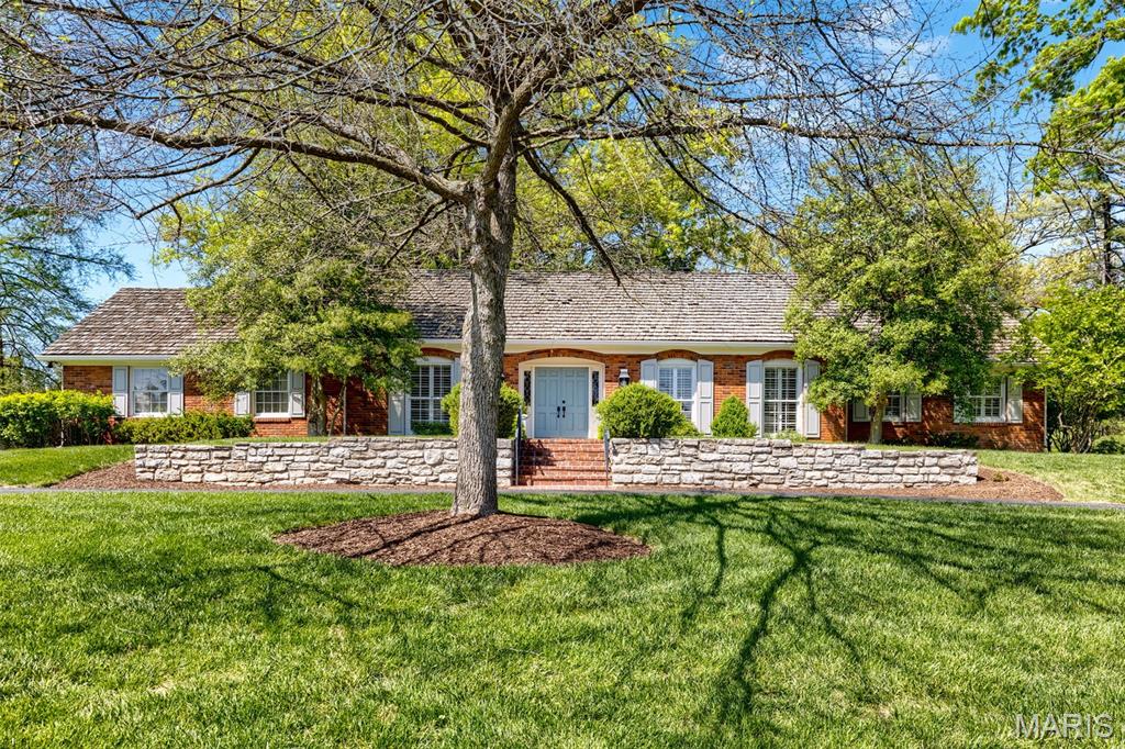 11101 Hermitage Hill Road Frontenac, MO 63131 - Photo 1 of 46