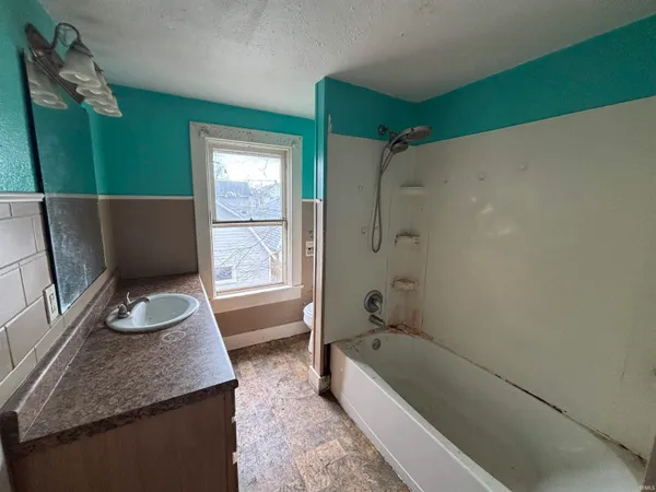 $74,900 | 541 Kinnaird Avenue, Fort Wayne, IN 46807