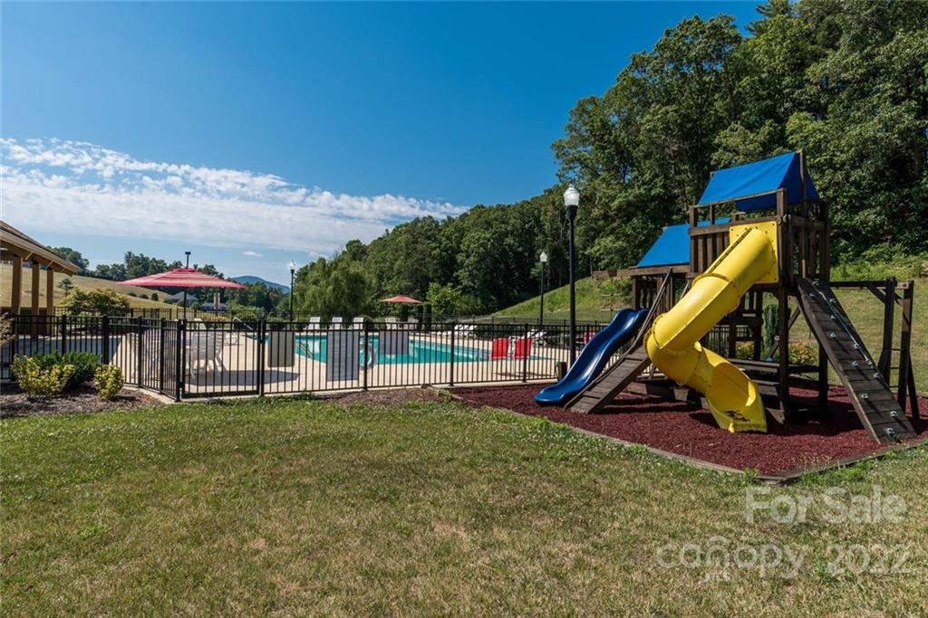 98 Israel Road, Unit 70 Leicester, NC 28748 - Photo 12 of 13 Gallery Image 12