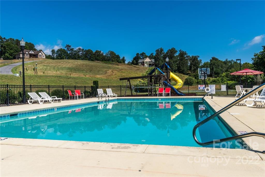 98 Israel Road, Unit 70 Leicester, NC 28748 - Photo 8 of 13 Gallery Image 8