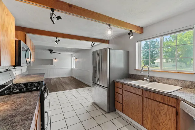 $479,950 | 26301 East Rowan Avenue, Newman Lake, WA 99025