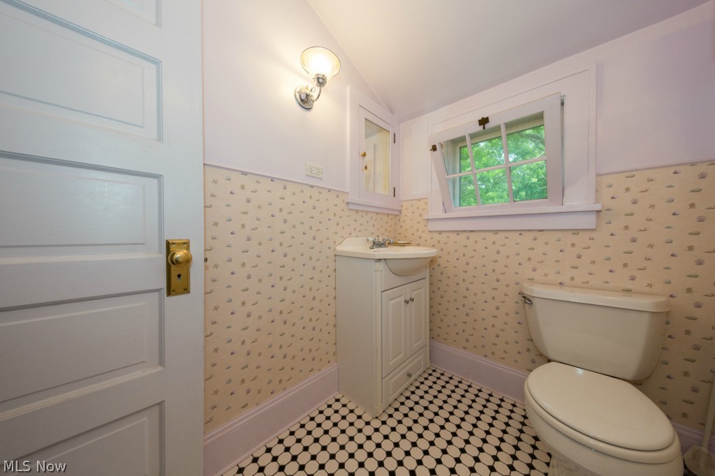 1309 Yellowstone Road Cleveland, OH 44121 - Photo 20 of 25 Gallery Image 20