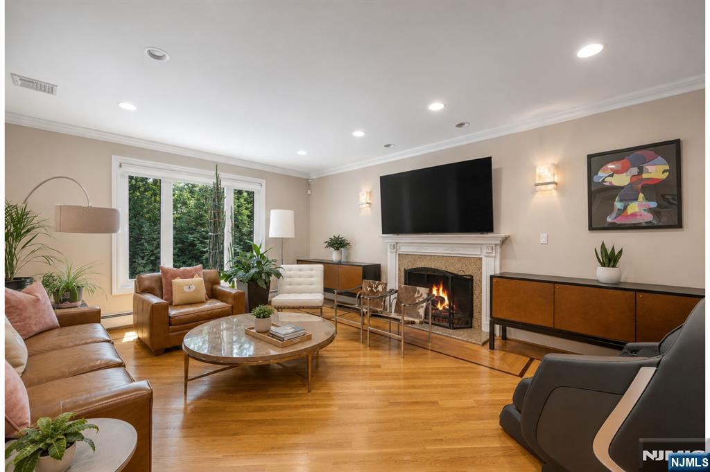 1152 Cumbermeade Road Fort Lee, NJ 07024 - Photo 12 of 42