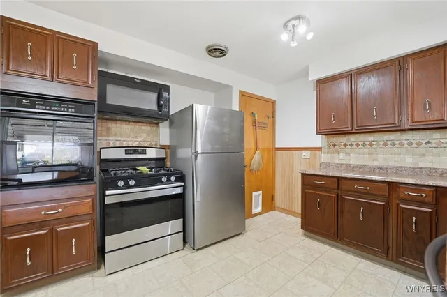 $229,900 | 35 Ceil Drive, Cheektowaga, NY 14227