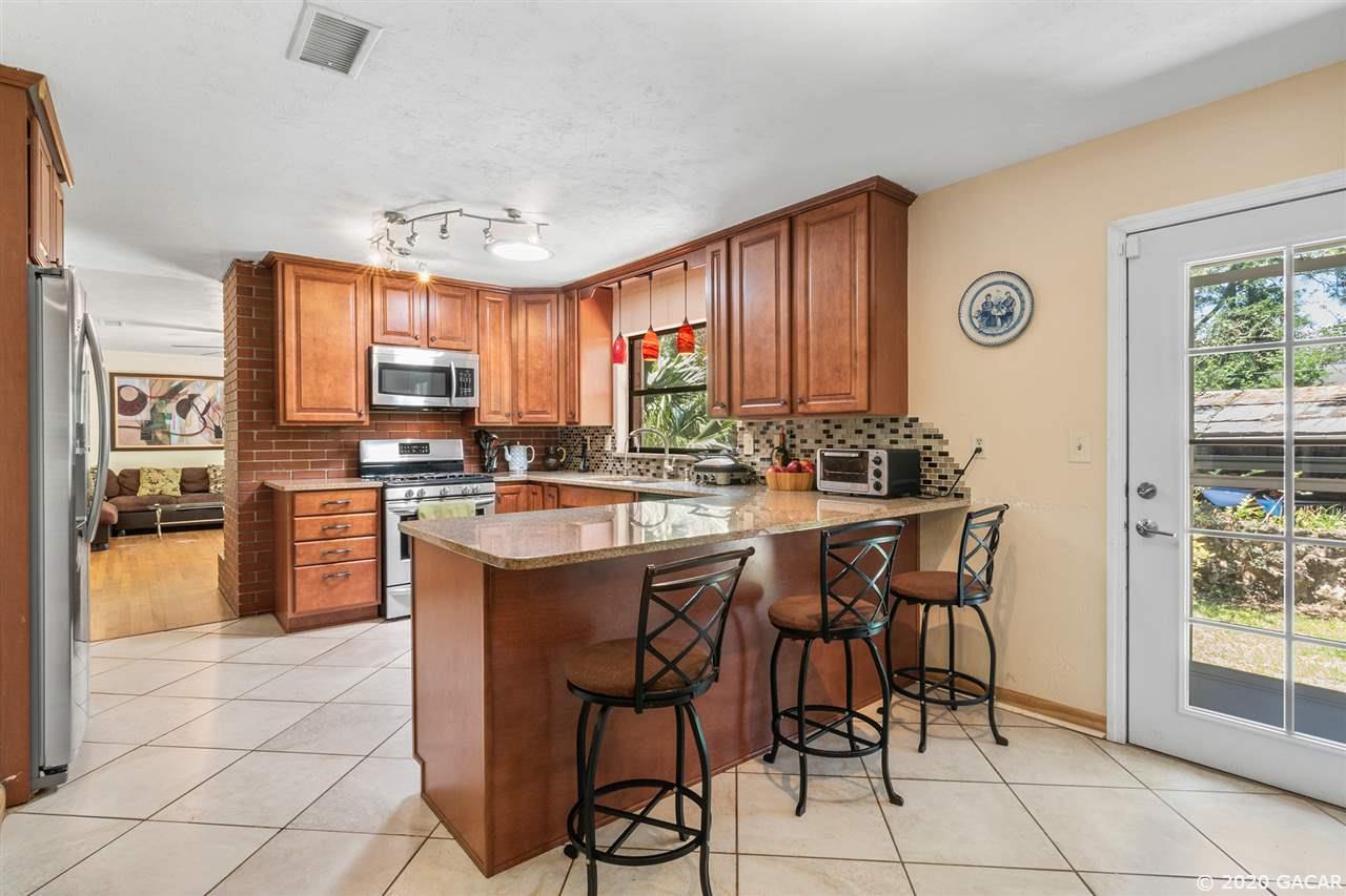 8802 Southwest 17th Avenue Gainesville, FL 32607 - Photo 2 of 28 Gallery Image 2