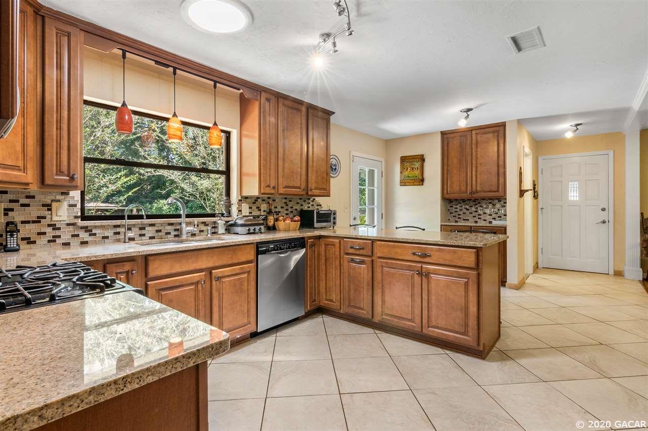 8802 Southwest 17th Avenue Gainesville, FL 32607 - Photo 3 of 28 Gallery Image 3