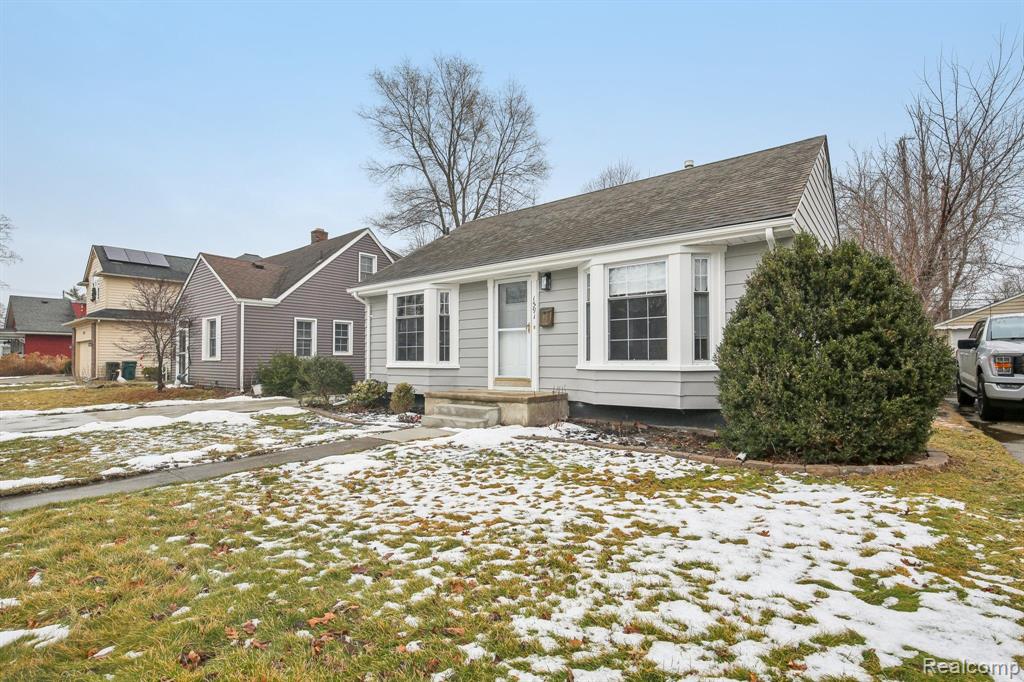 1591 Eaton Road Berkley, MI 48072 - Photo 22 of 32