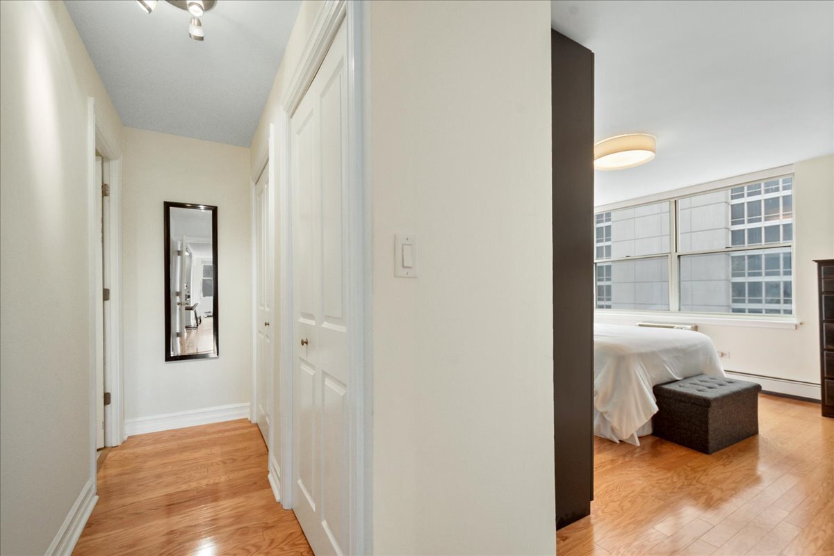 3033 North Sheridan Road, Unit 1605 Chicago, IL 60657 - Photo 15 of 21 a view of livingroom with furniture