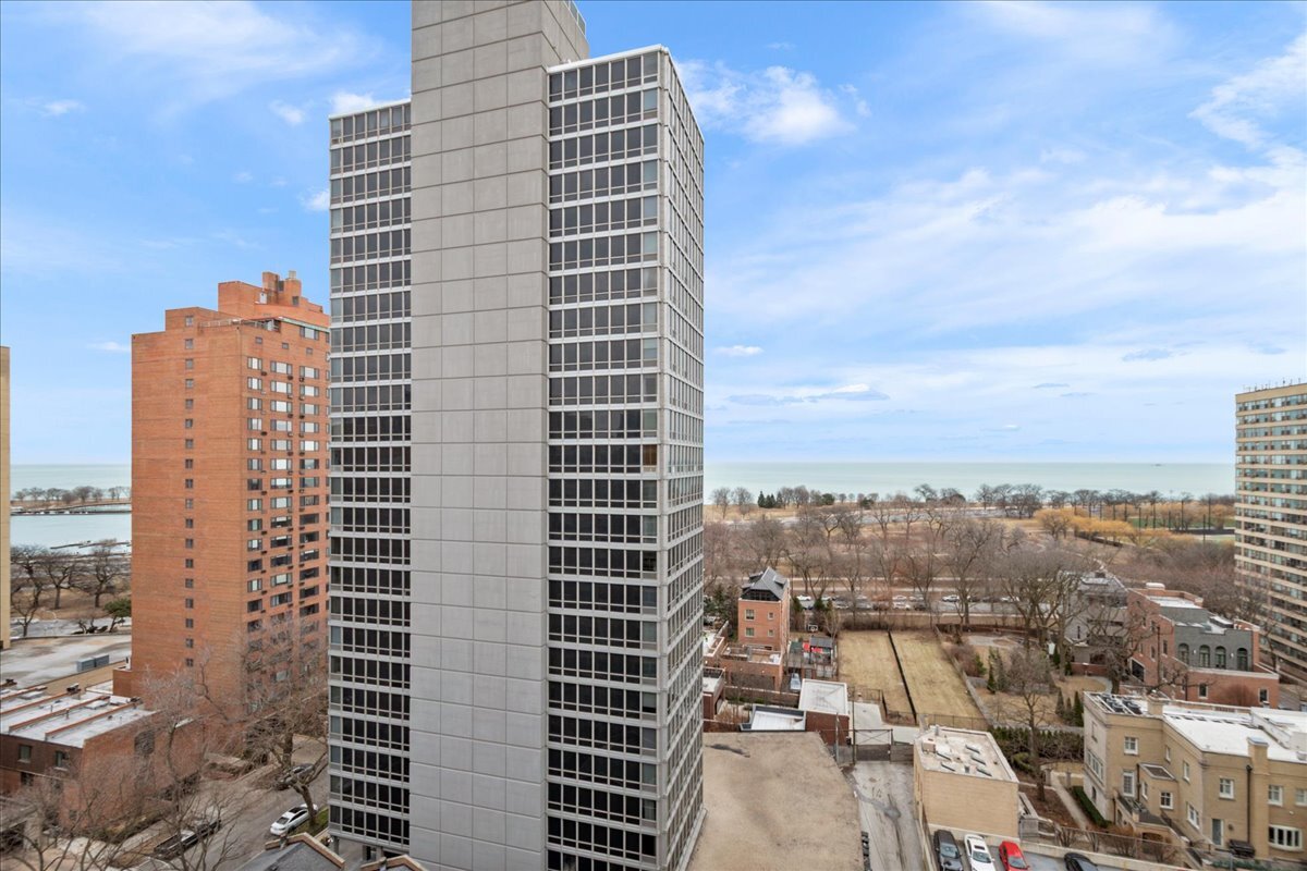 3033 North Sheridan Road, Unit 1605 Chicago, IL 60657 - Photo 18 of 21 a view of a city with tall buildings