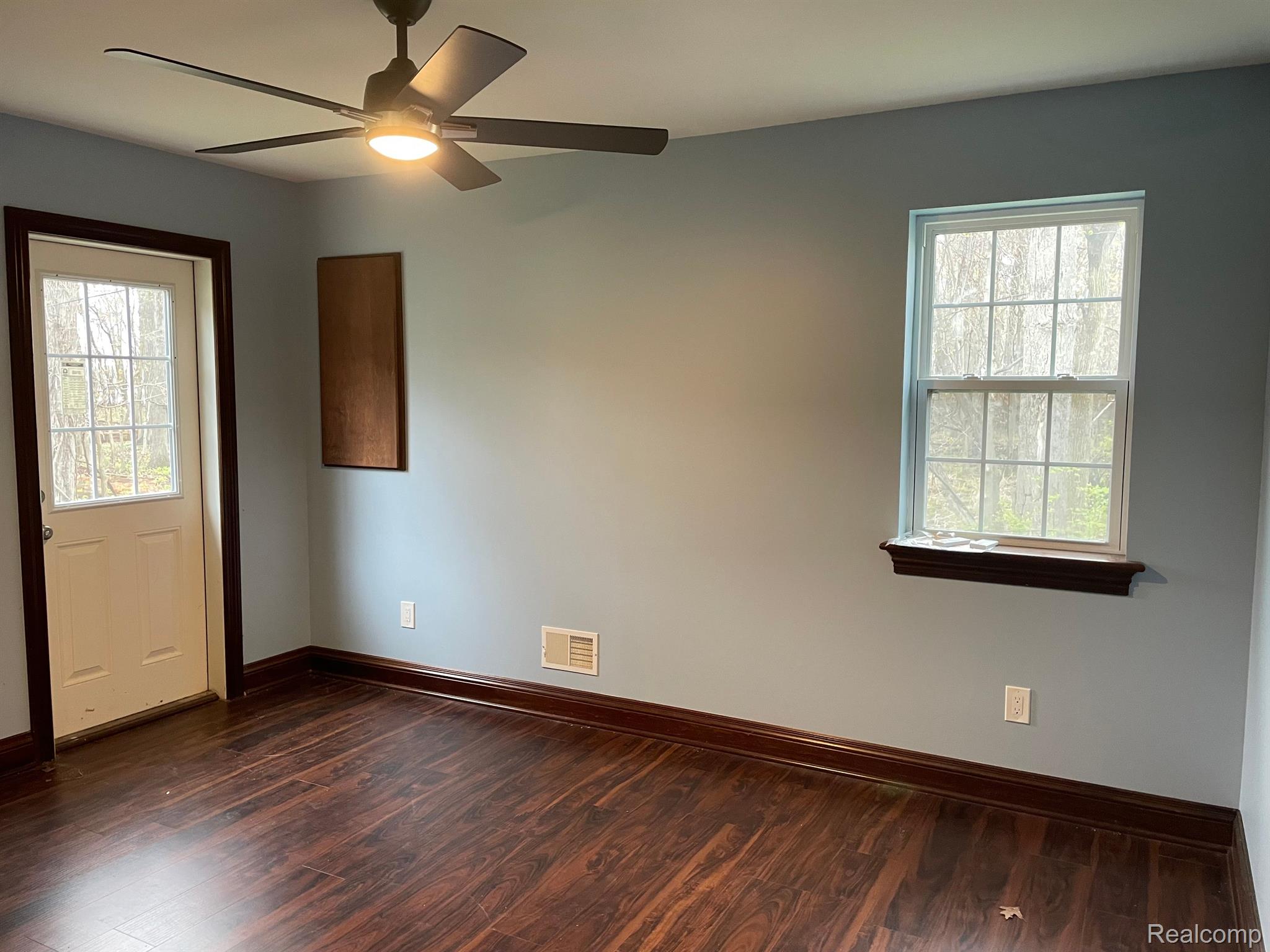 19316 Meridian Road Grosse Ile, MI 48138 - Photo 39 of 44 Gallery Image 39