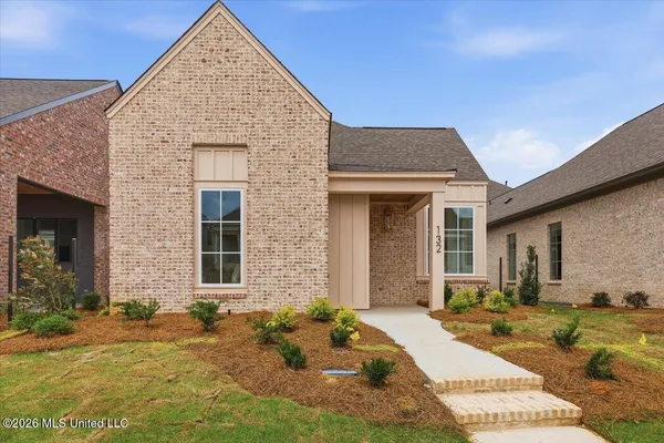 $599,250 | 132 Water Street, Madison, MS 39110