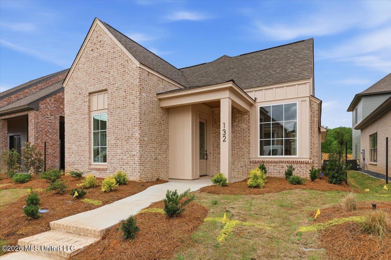 132 Water Street Madison, MS 39110 - Photo 2 of 34 03-132 Water St _ Home Tours MS