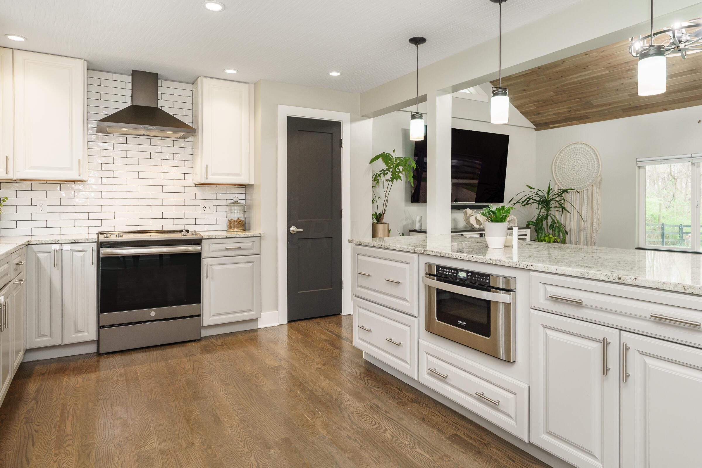 7133 South Section Line Road Delaware, OH 43015 - Photo 10 of 48 Kitchen