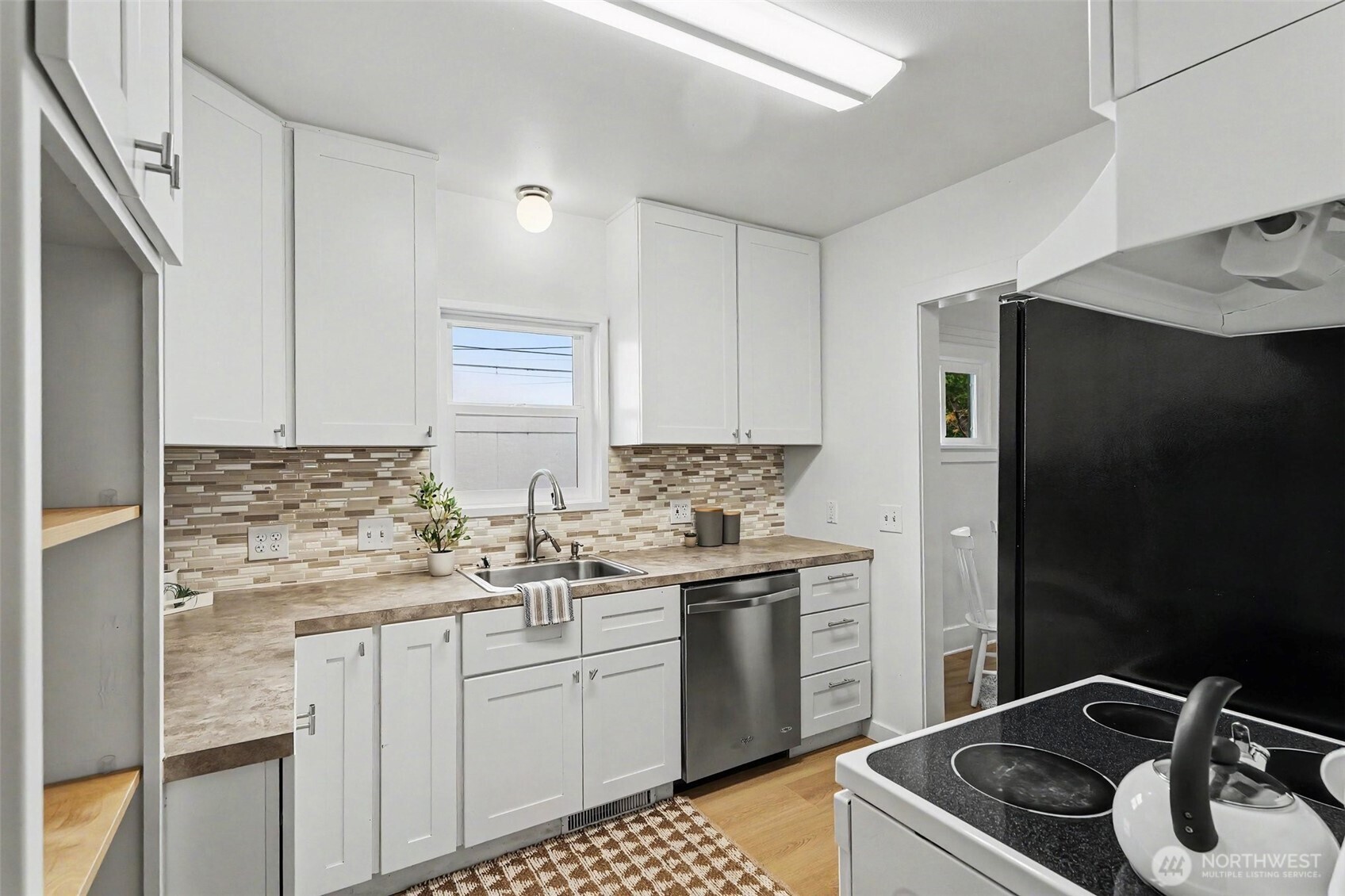 1111 North 76th Street, Unit 1 Seattle, WA 98103 - Photo 7 of 34