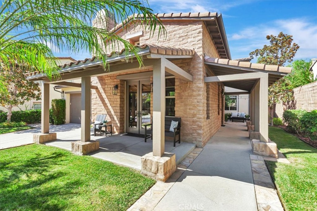 15 Julia Street Ladera Ranch, CA 92694 - Photo 4 of 51 Front porch